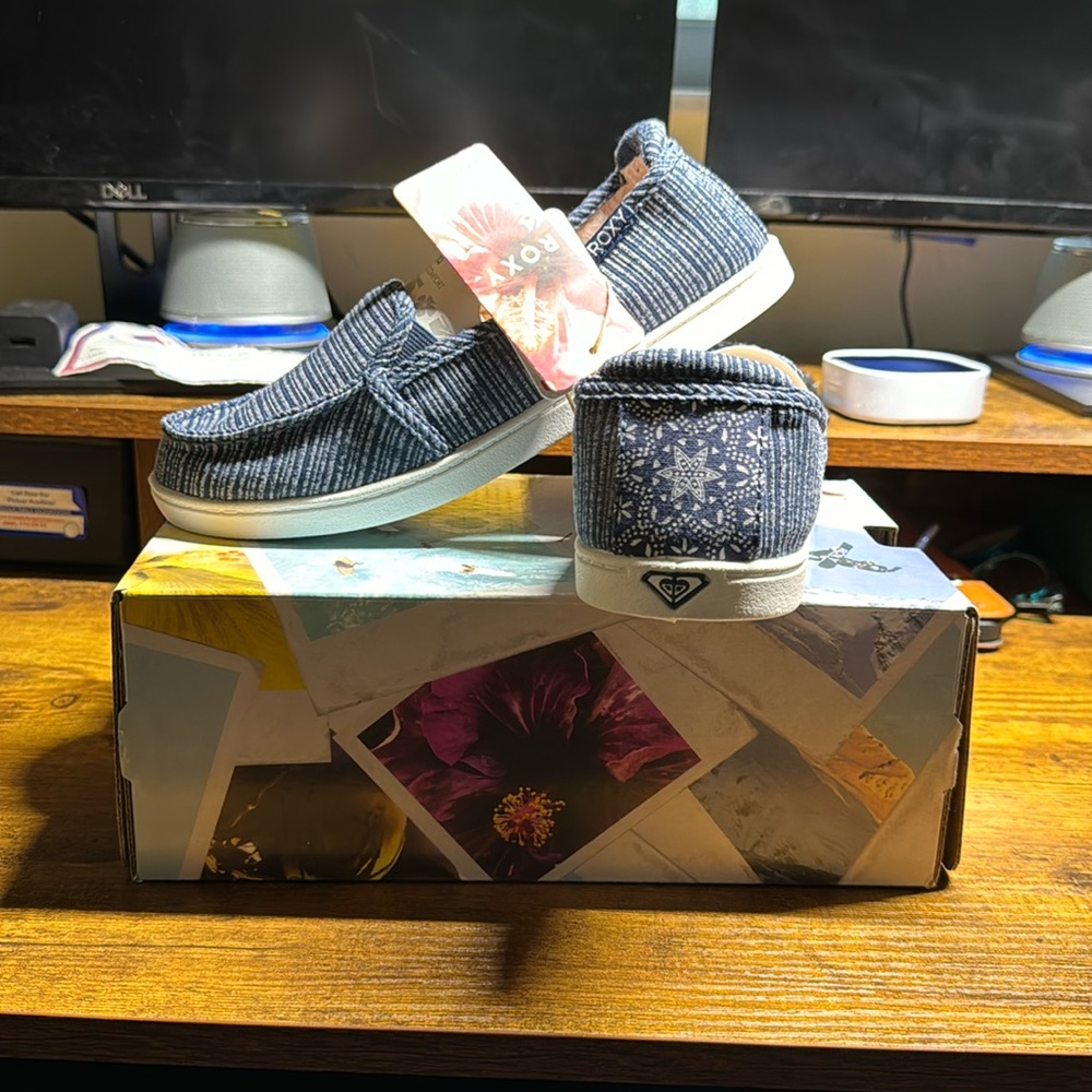 BRAND NEW ROXY SLIP ON SNEAKERS